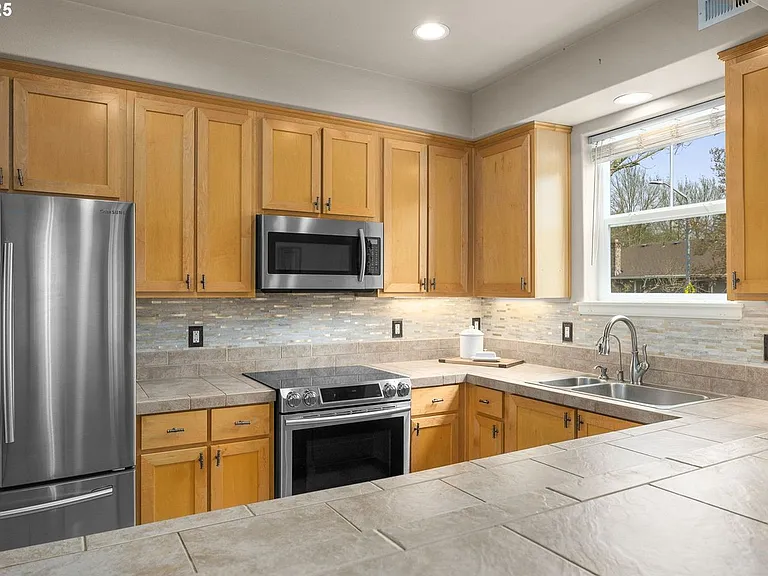 10955 SW 130th Ave — Photo 13