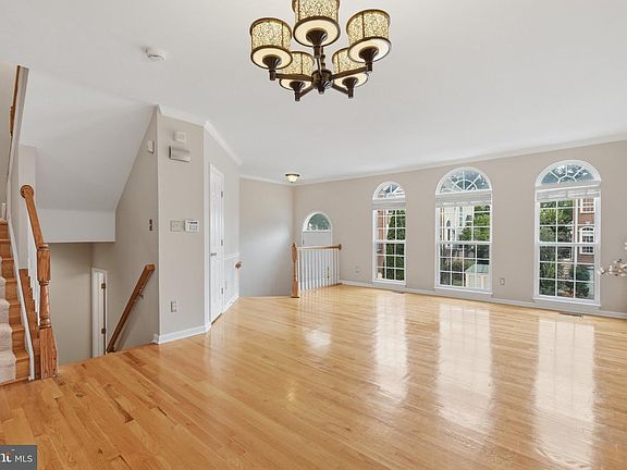 3rd image of 1986 Logan Manor Dr