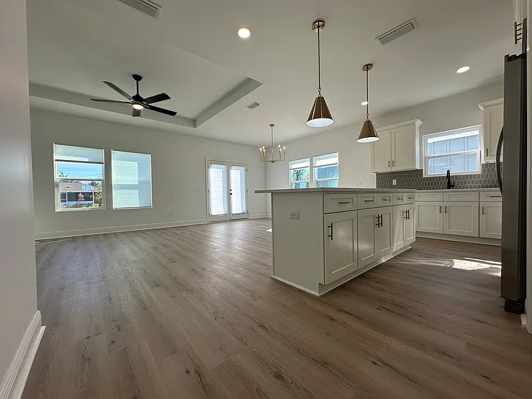 1303 Louisiana Ave — Photo 3