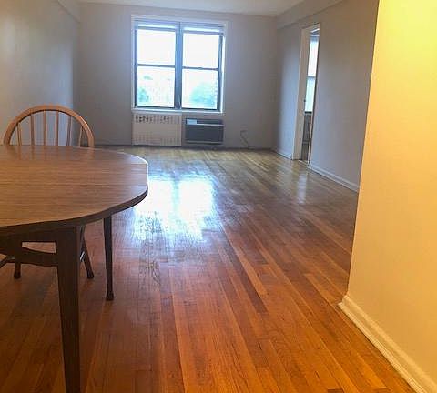 5th image of 6515 38th Ave APT 4L