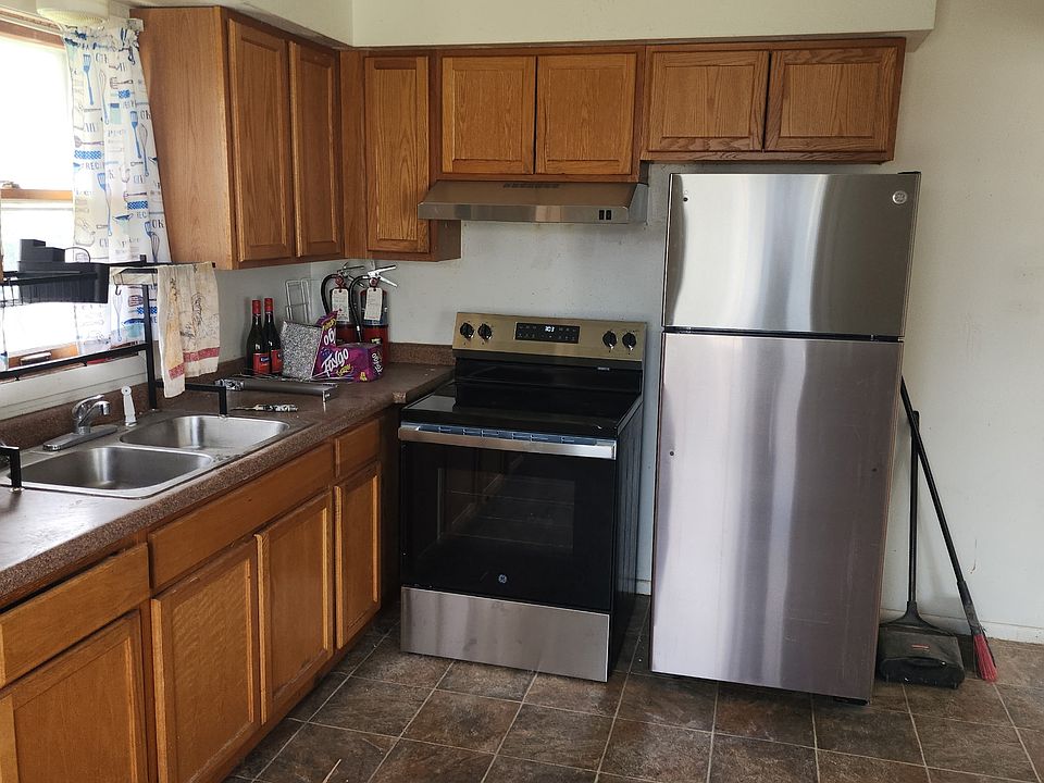 2nd image of 3622 Southwood Dr #3622