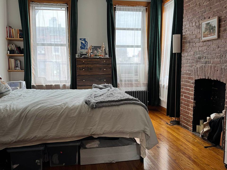 1st image of 970 Manhattan Ave APT 3L