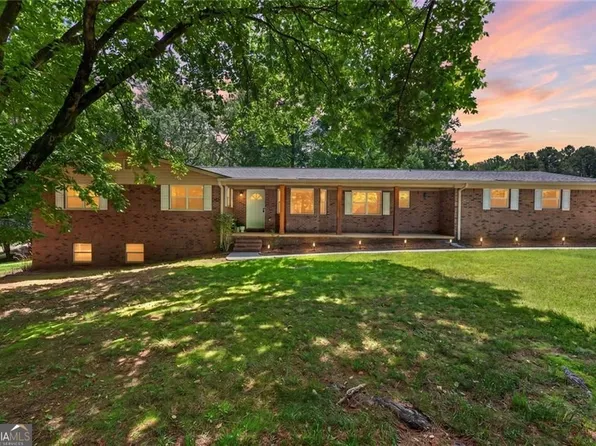 3355 Springdale Forrest Cir, Gainesville, GA 30506