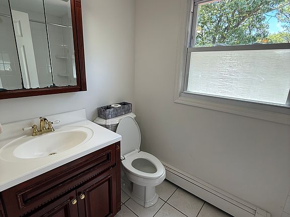 4th image of 6 Stockton Ln