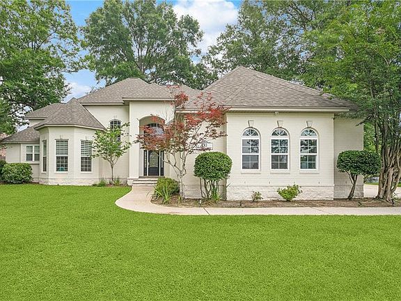 2nd image of 733 Plantation Dr