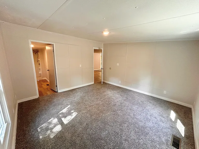 415 Old Statesville Rd — Photo 11
