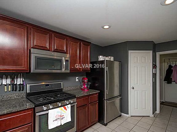 3rd image of 5316 Hollyridge St
