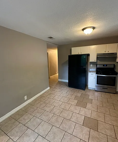 819 W Mims St — Photo 8