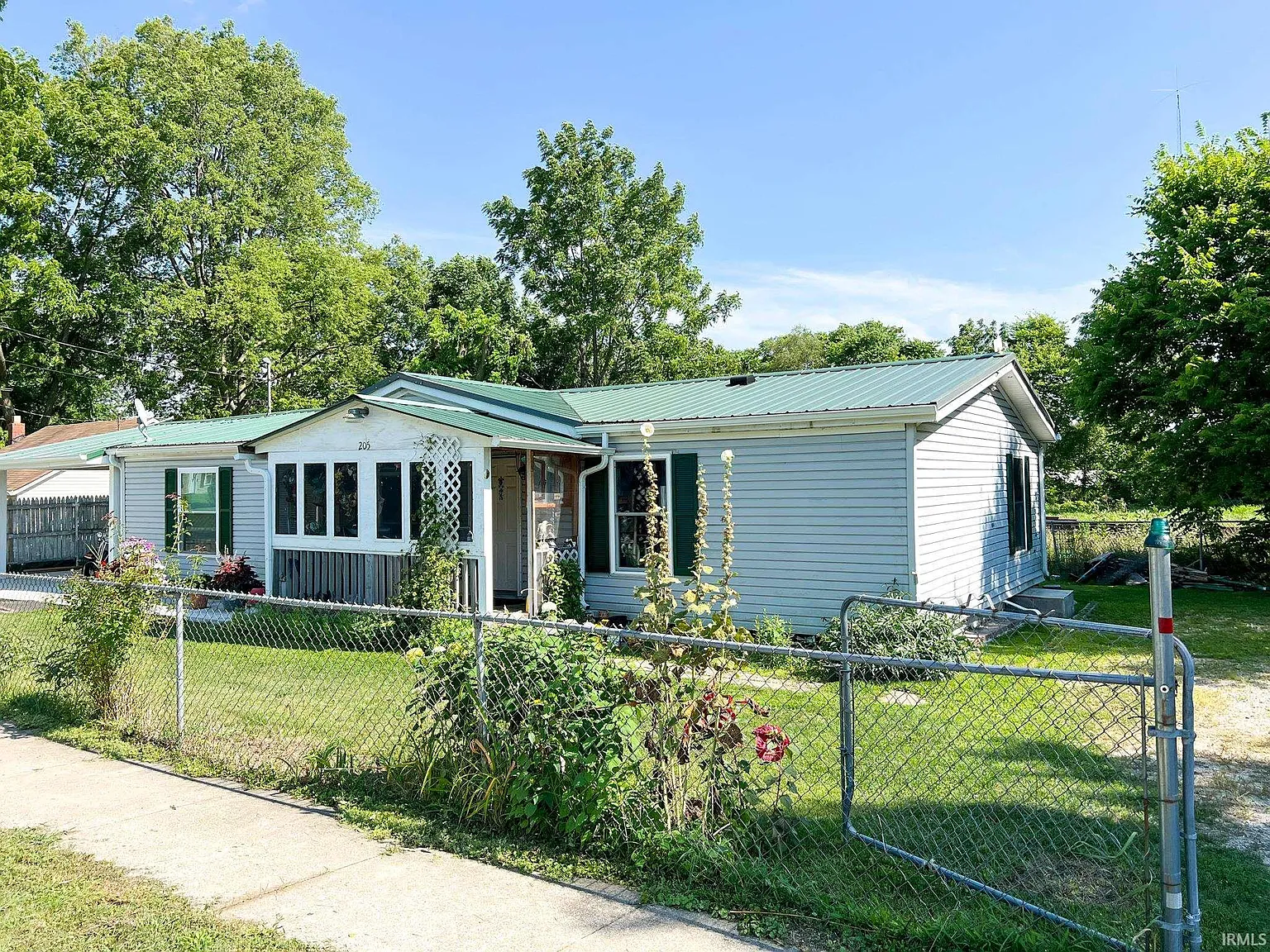 205 Mercer St photo 1