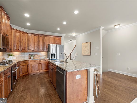 5th image of 7640 Willoughby Ct