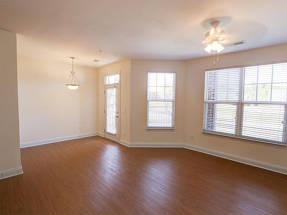 Spacious Open Floor Plan Perfect For Entertaining!