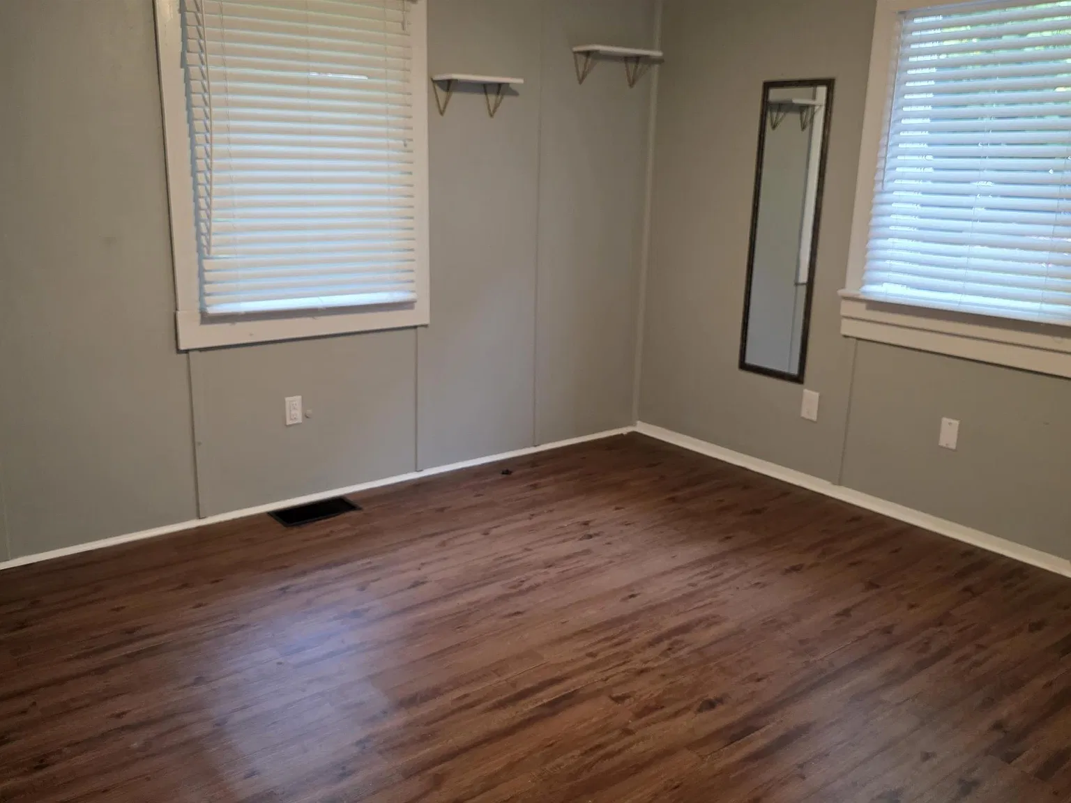 212 S Roosevelt St — Photo 4