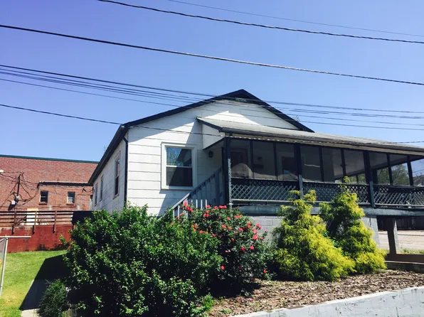 504 Mull St, Morganton, NC 28655