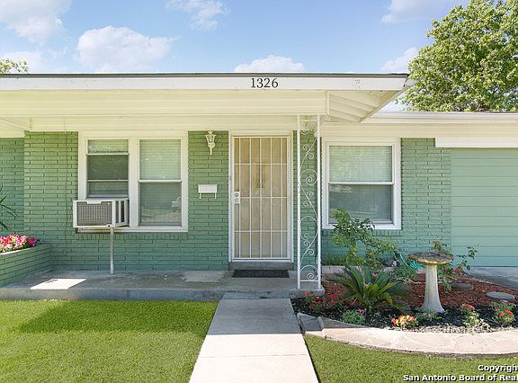 3rd image of 1326 Oblate Dr