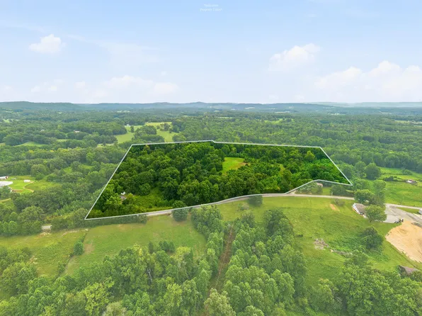 329 Old Standing Stone Rd, Livingston, TN 38570