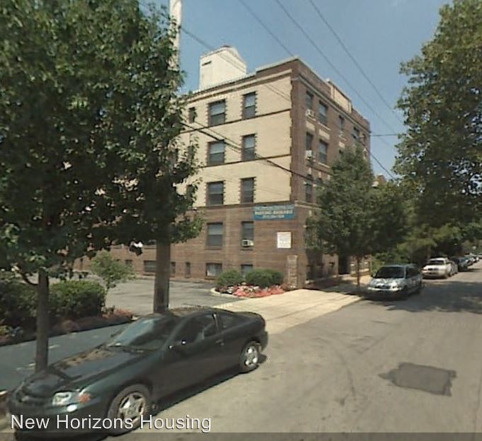 1st image of 4417 Pine St APT 400