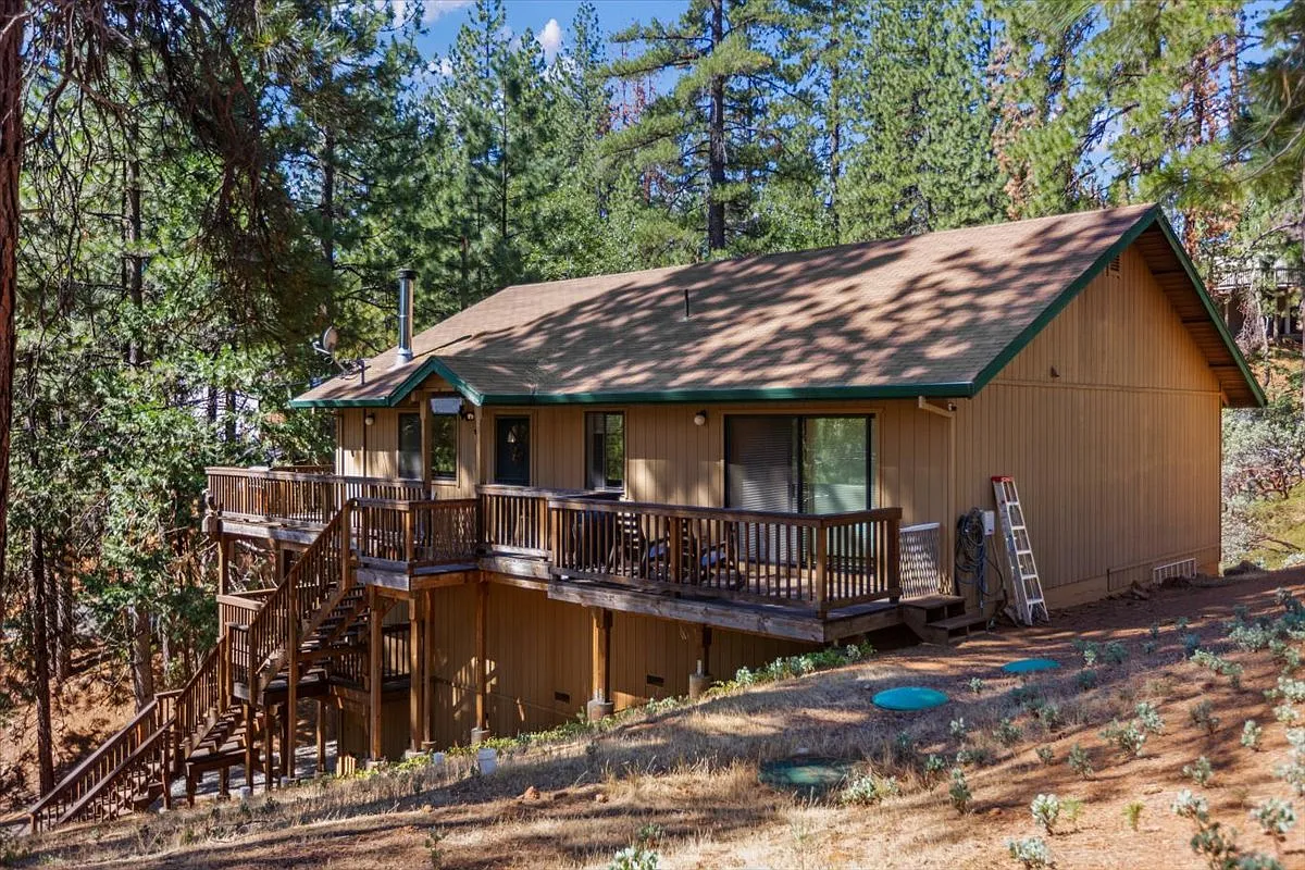 3 bed, 1408 sqft, $2,300 — Photo 3