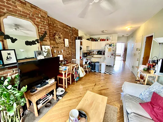 Rented by Realty Nerd | media 4