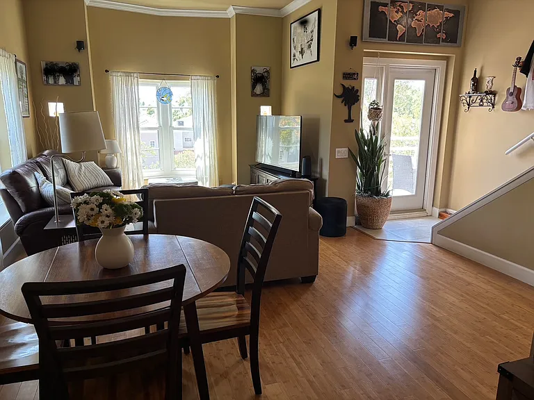 4950 Bayshore Blvd #28 — Photo 8