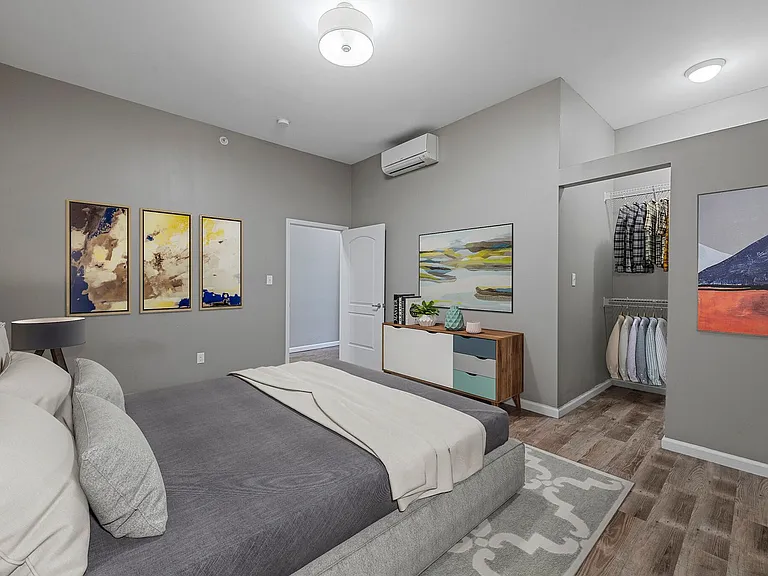 4242 Lindell — Photo 25