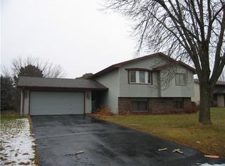 283 Poplar Dr, Shoreview, MN 55126