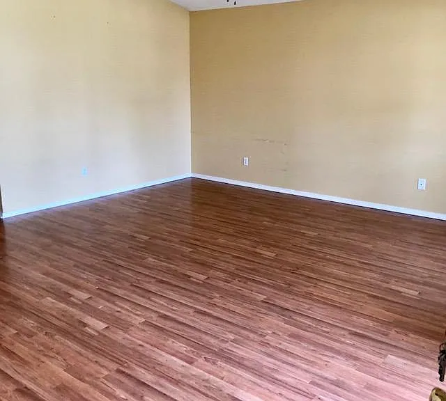 3806 Owen St — Photo 2