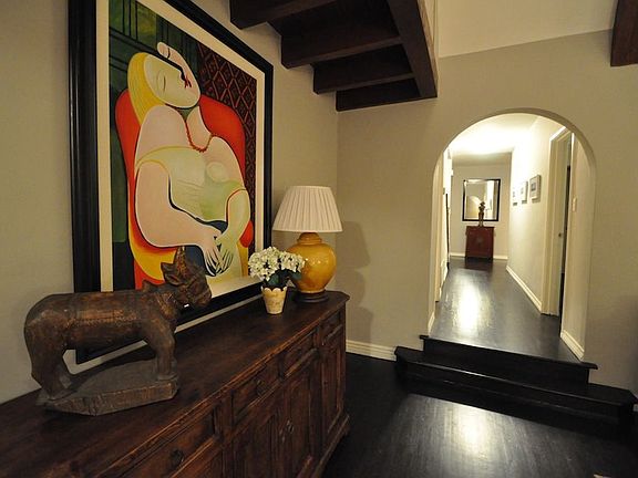 5th image of 360 N Poinsettia Pl