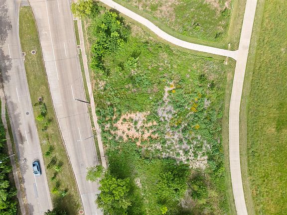3rd image of 5101 Airport Blvd