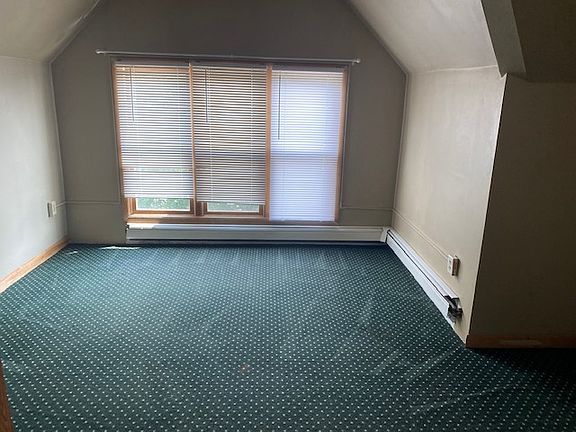 4th image of 2913 N Farwell Ave
