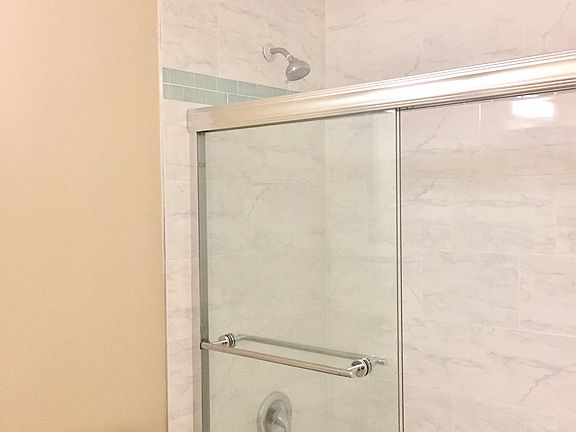 New child tub and shower