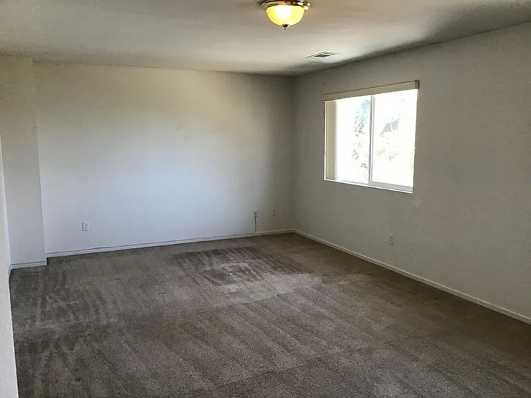 4055 Laurel Park Way — Photo 8