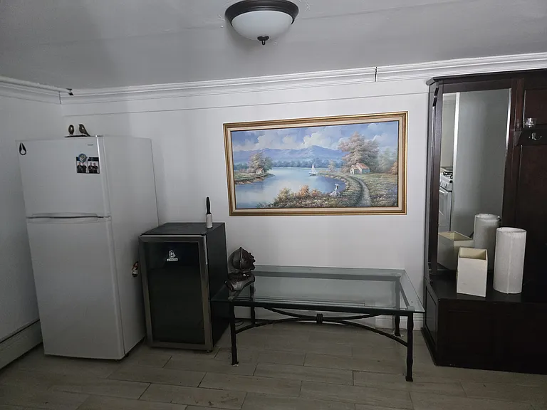 411 E Fulton St — Photo 17