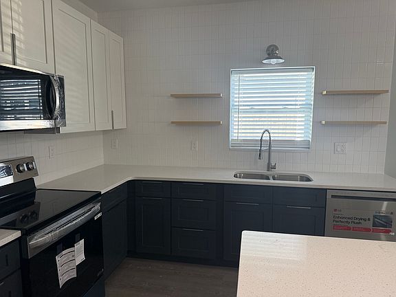 5th image of 1008 Santa Rosa Dr