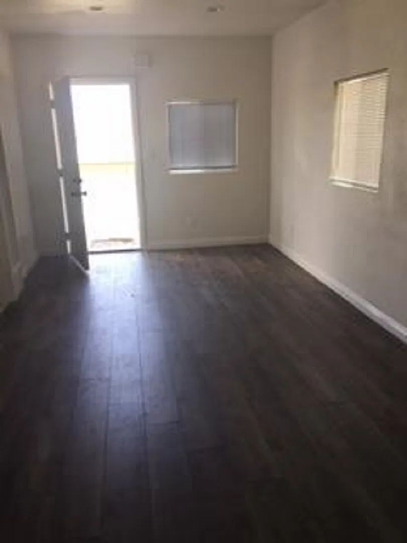 610 — Photo 2