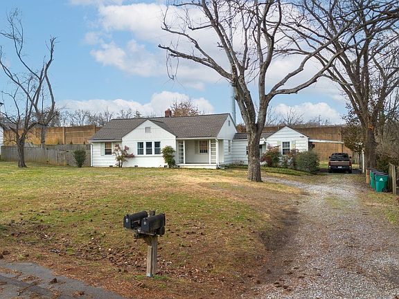 2nd image of 2909 Sharon Hill Cir W #A/b