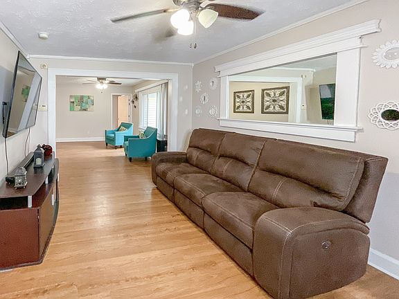 5th image of 4625 Primrose Ave