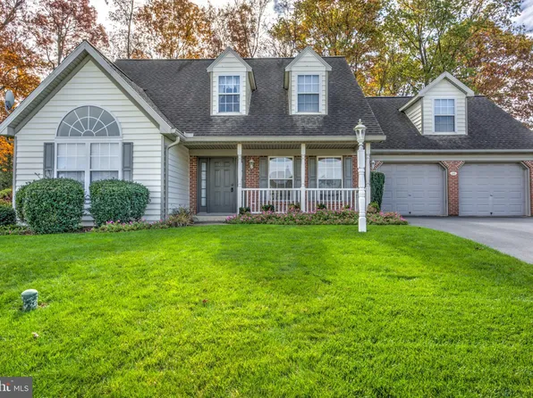 181 Fairway Dr, Denver, PA 17517