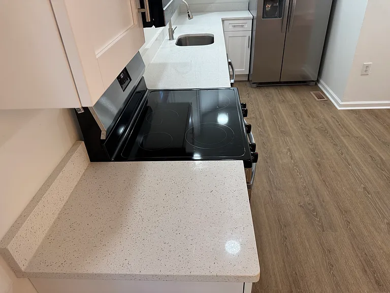 900 Nadine Ct — Photo 5
