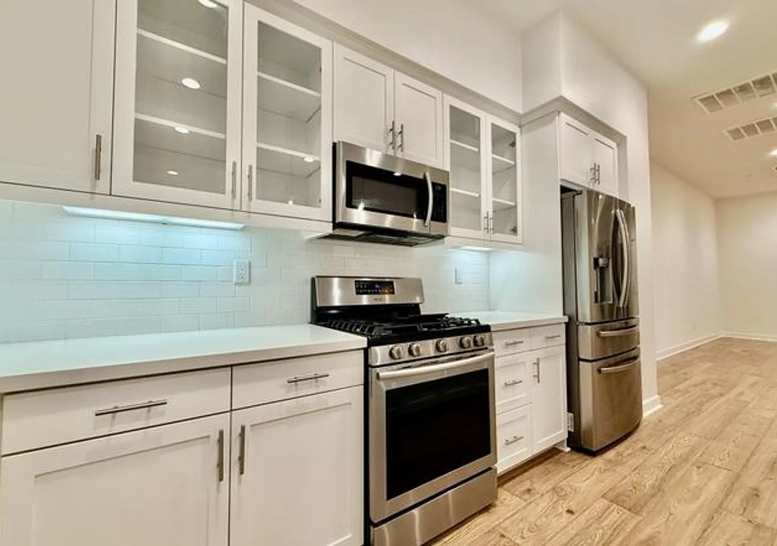 Modern 4BR West Hills Home for Rent | Gated Community + Private Patio — Photo 2