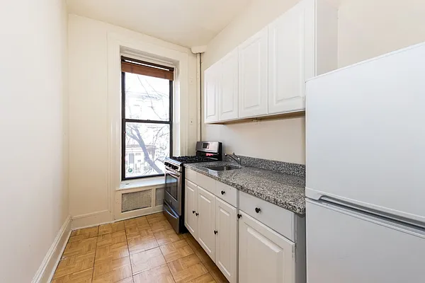 Rented by Century 21 American Homes | media 32