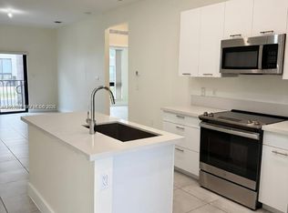 Urbana At Residences Cond, Doral, FL 33166
