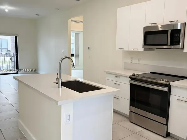 8301 NW 41st St #B-107, Doral, FL 33166