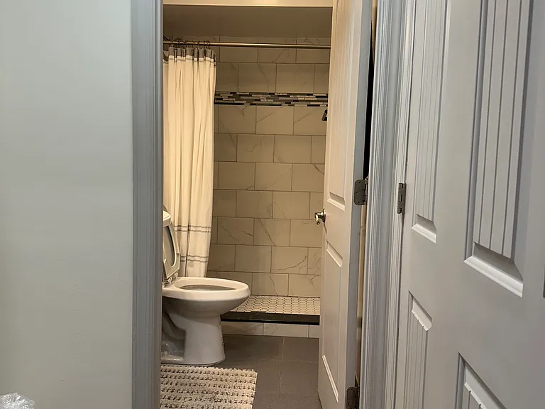 619 Bloomfield St #1 — Photo 32