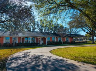 25 Labus, Floresville, TX 78114