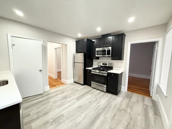 71 Saxton St #1R, Dorchester, MA 02125
