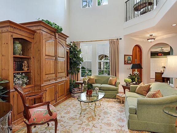 3rd image of 57 Seabreeze Ave
