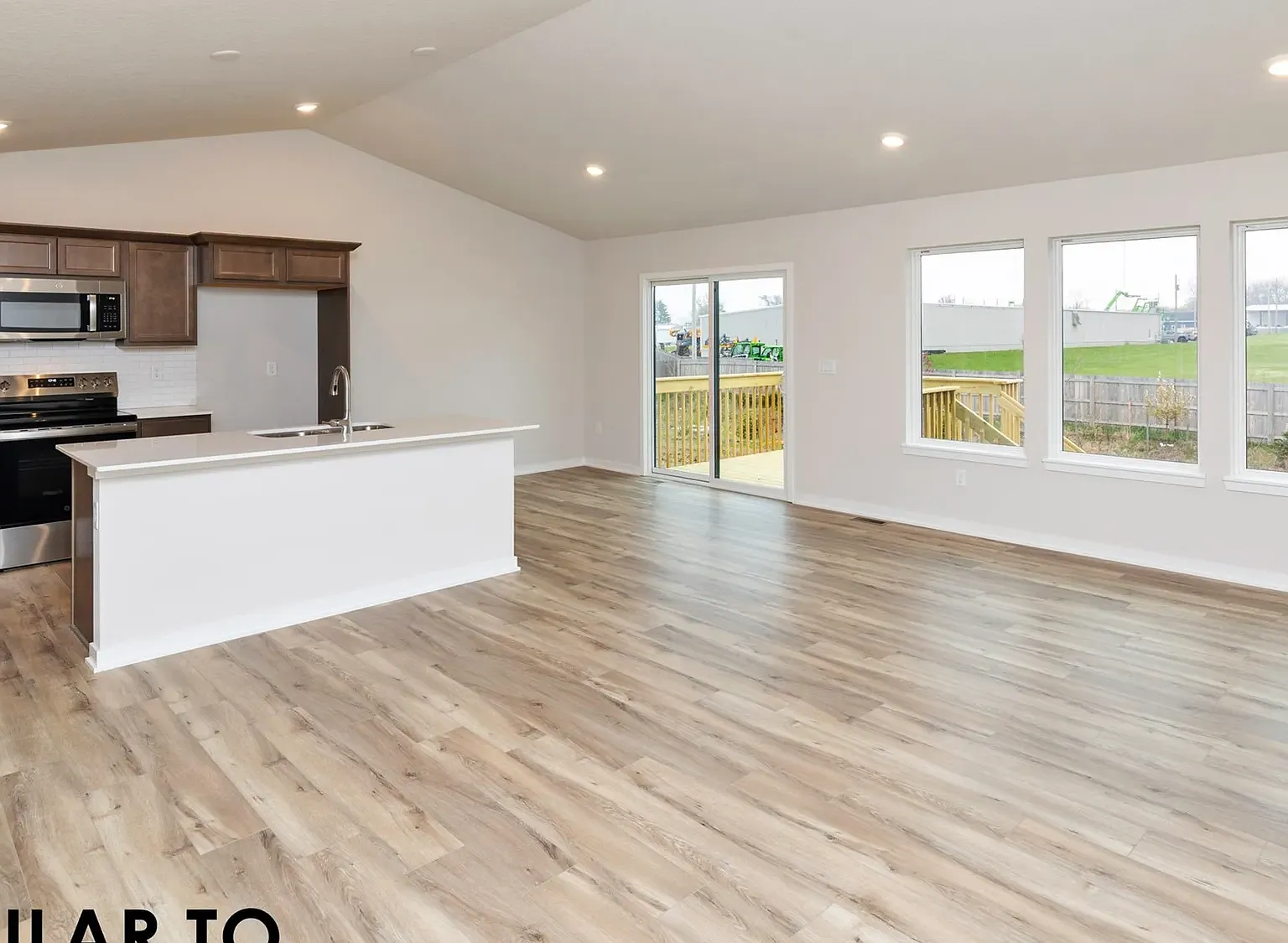 4 bed, 2250 sqft, $2,650 — Photo 2