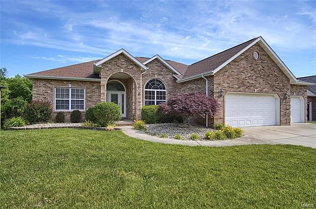 1st image of 123 Savannah Ct