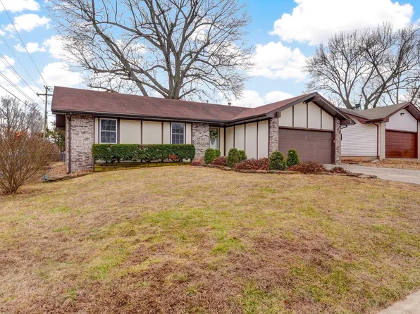 2964 E Linwood Street, Springfield, MO 65804