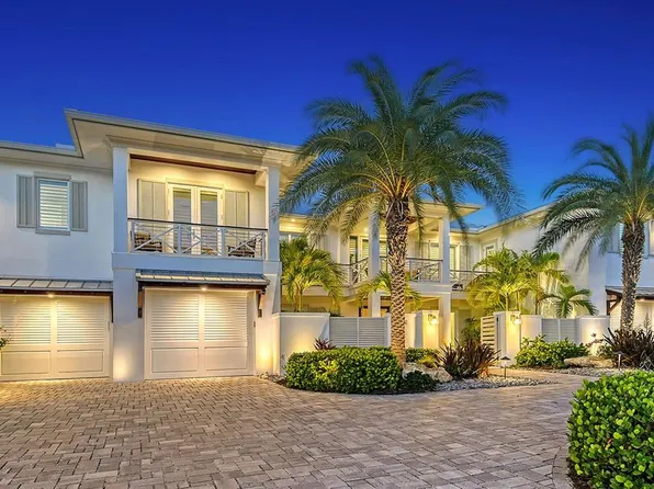 661 Key Royale Dr, Holmes Beach, FL 34217